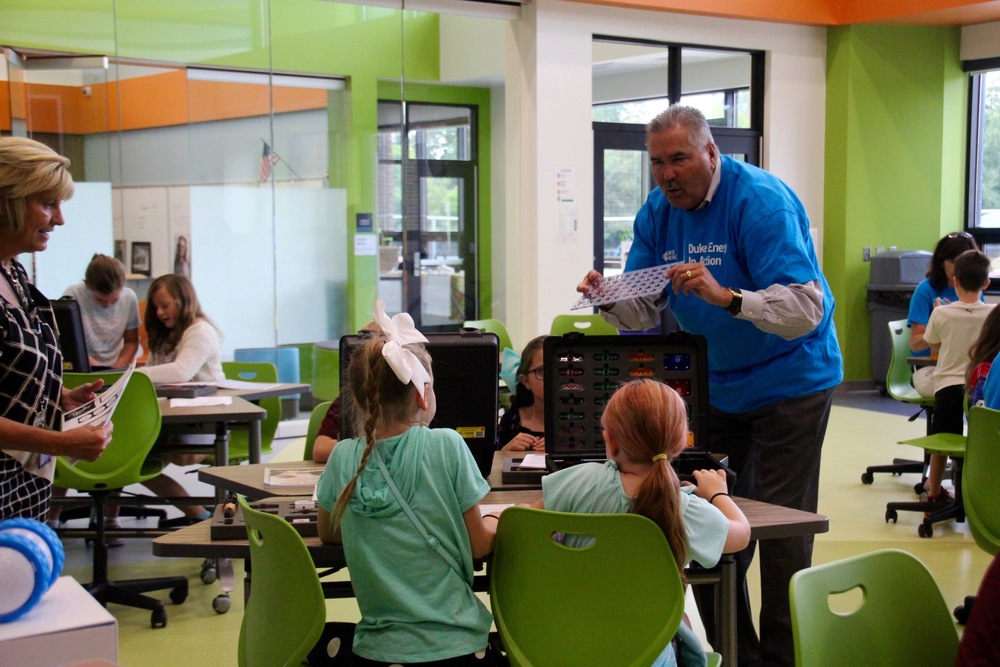 Duke Energy executives volunteer in The Imagination Lab