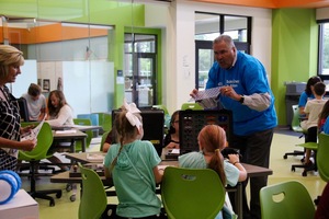 Duke Energy executives volunteer in The Imagination Lab