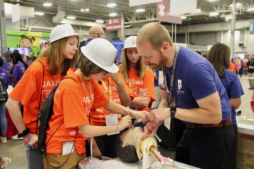 #JAJobSparkIndy Ignites Ideas in 8th Grade Students