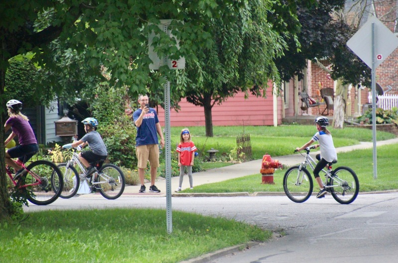 Turning onto Buchanan while Mr. Menser takes video of the approaching group.